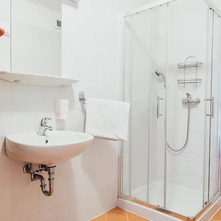 Bed & Breakfast Layer Residences Kranj